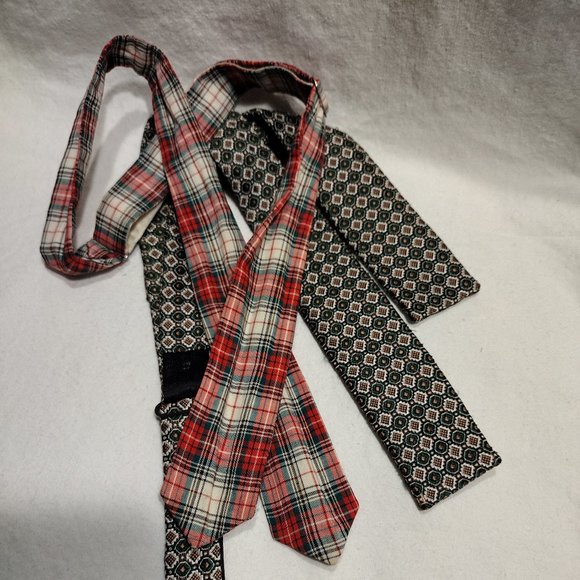 Other - 2 Green & Red Bow/Ribbon Ties